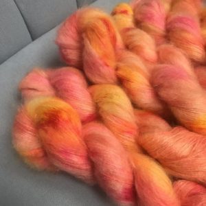 Interview with Bear In Sheep's Clothing yarn hand-dyer | EvinOK