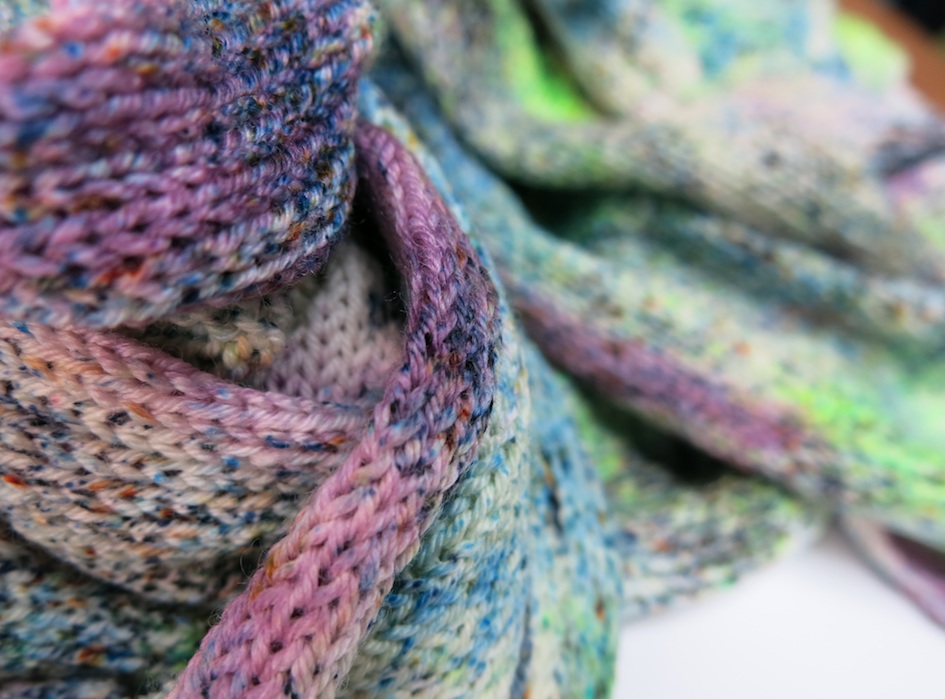 Interview with My Mama Knits yarn hand-dyer | EvinOK