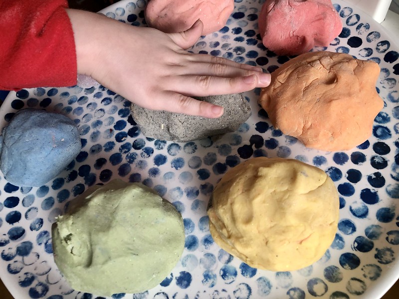 Making Homemade Play Dough | EvinOK.com