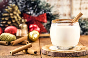hot eggnog typical of Christmas, made at home all over the world, based on eggs and alcohol. called eggnog, Auld Man's milk, milk and pisco, momo cola, coquito or Crème de Vie or Eierlikör
